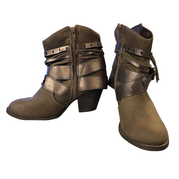 Pop Woman’s Size 8 Boho Fringed Ankle Boots Tan Suede NWT - Picture 3 of 6